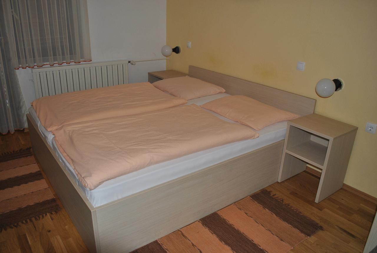 Pri Vidrgarju Hotel Vace Ruang foto